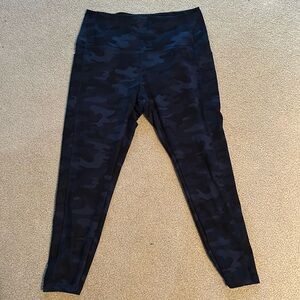 Danskin blue camo leggings